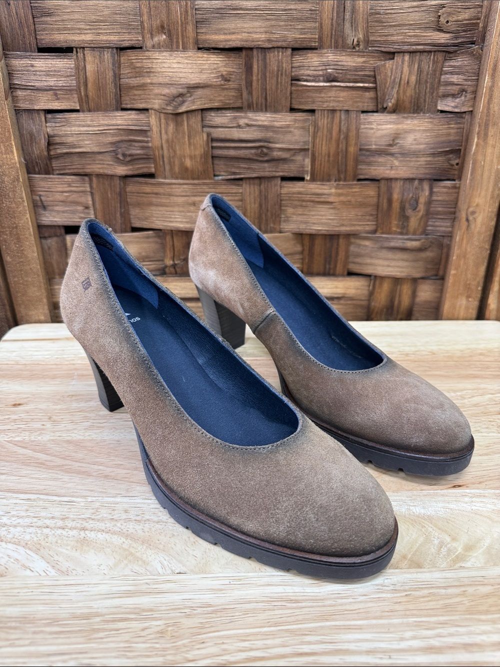 Women’s Brown Suede Mid-Heel Pumps